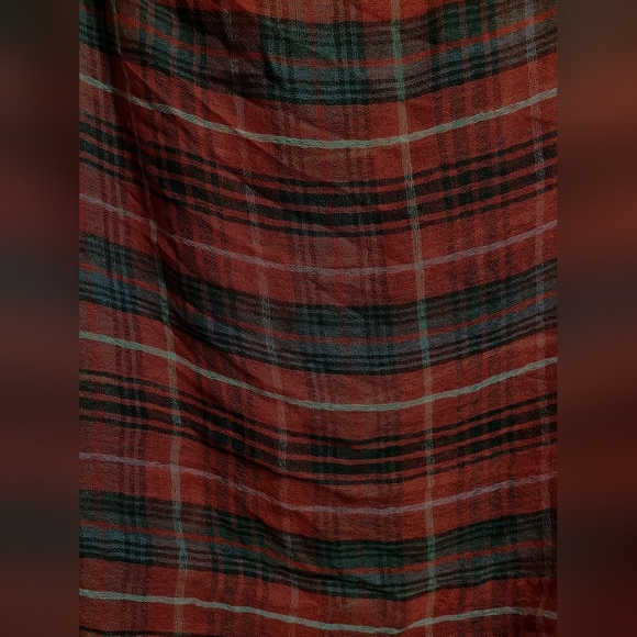 80" x 36" plaid scarf. 100% polyester - Picture 2 of 5